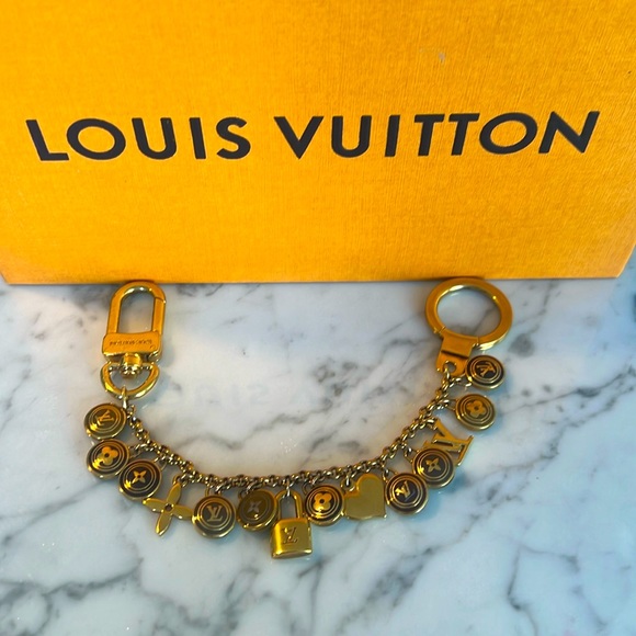 Louis Vuitton keychain/bag charm ๐ค - Picture 1 of 6